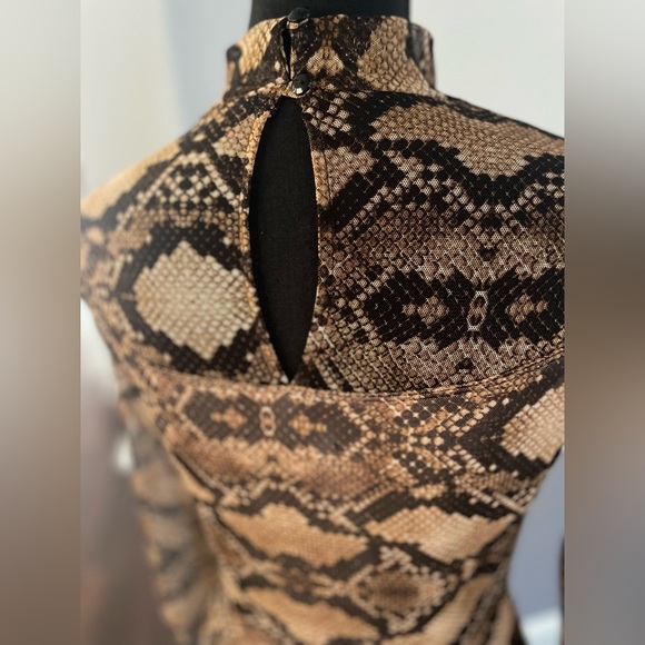Elegant Brown Snake Print Maxi Dress - Picture 6 of 9